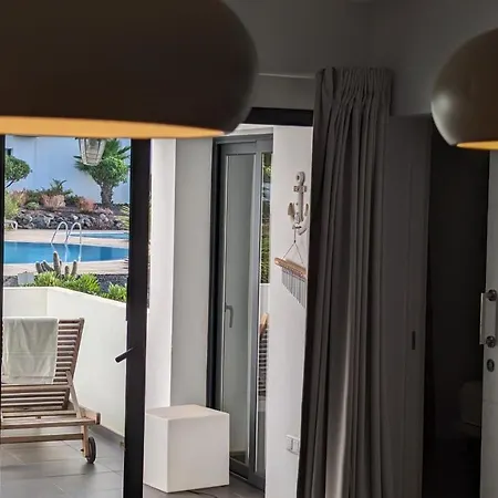 Modern 2-bdr With A Pool - Casa Lex La Oliva